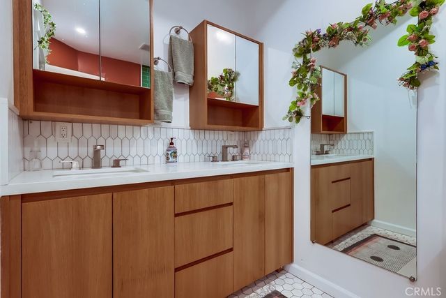 456 Cherry Avenue, Long Beach, CA 90802