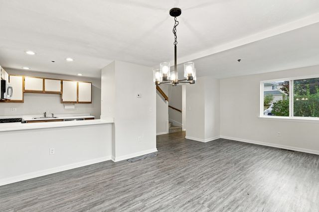 360 Littleton Road H1, Chelmsford, MA 01824