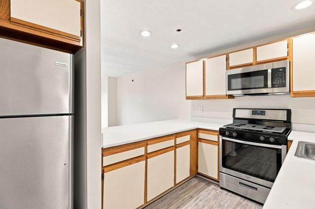 360 Littleton Road H1, Chelmsford, MA 01824