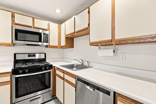 360 Littleton Road H1, Chelmsford, MA 01824