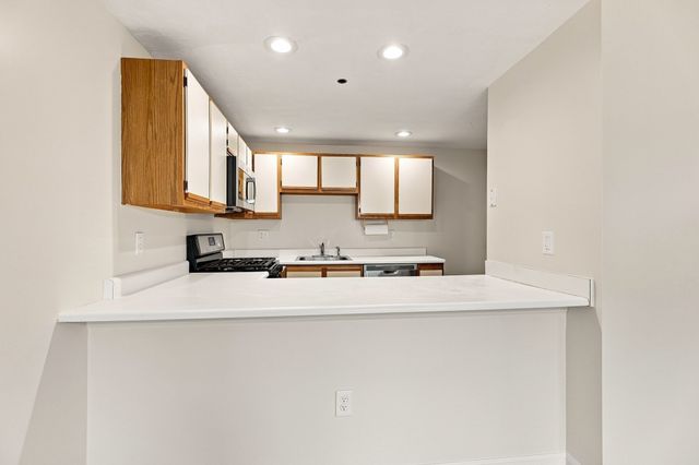 360 Littleton Road H1, Chelmsford, MA 01824