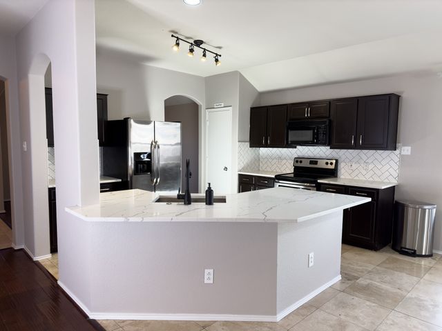 1017 Grand National Boulevard, Fort Worth, TX 76179