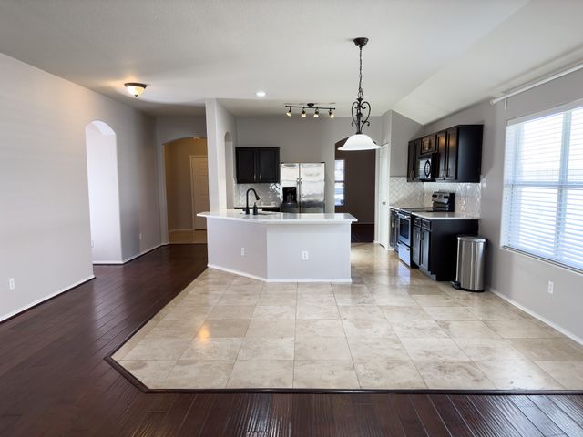 1017 Grand National Boulevard, Fort Worth, TX 76179