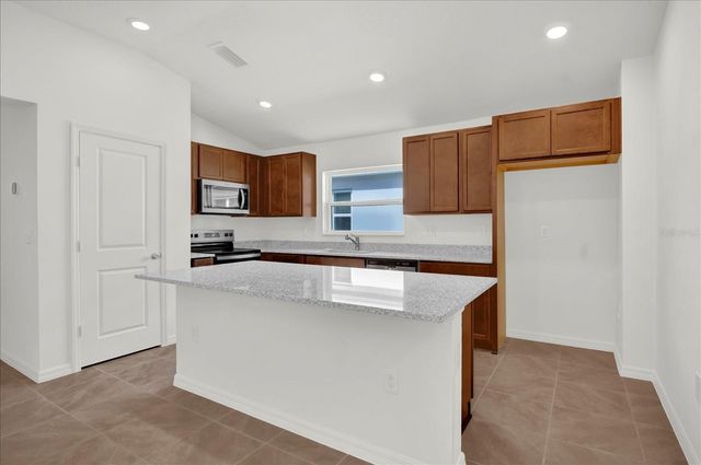 8633 CARIBBEAN PINE WAY, Lakeland, FL 33809