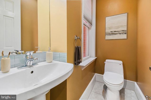 1330 35TH ST NW, Washington, DC 20007