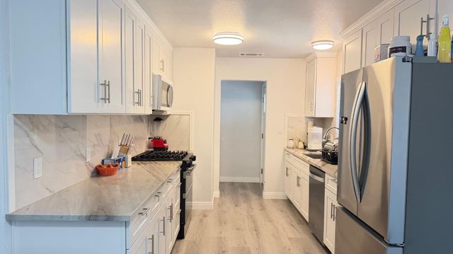 5326 E Clay Avenue, Fresno, CA 93727