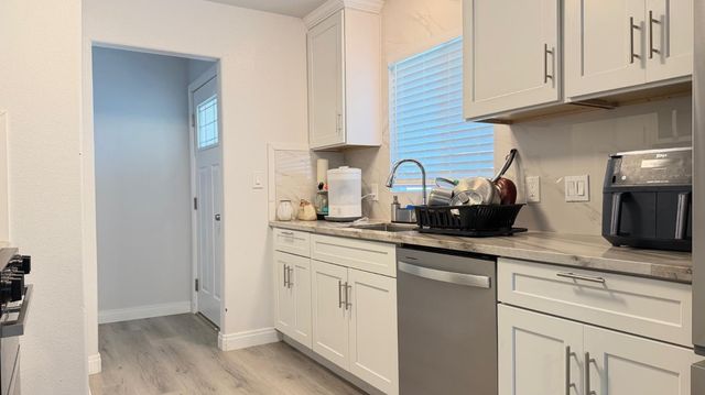 5326 E Clay Avenue, Fresno, CA 93727