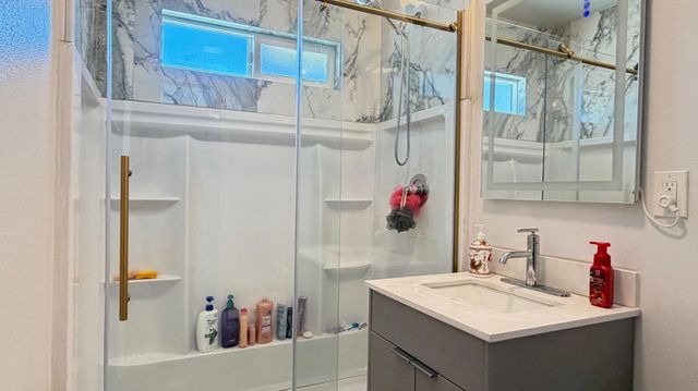 5326 E Clay Avenue, Fresno, CA 93727