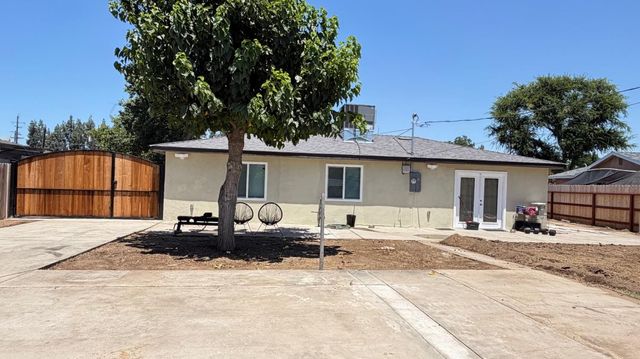 5326 E Clay Avenue, Fresno, CA 93727