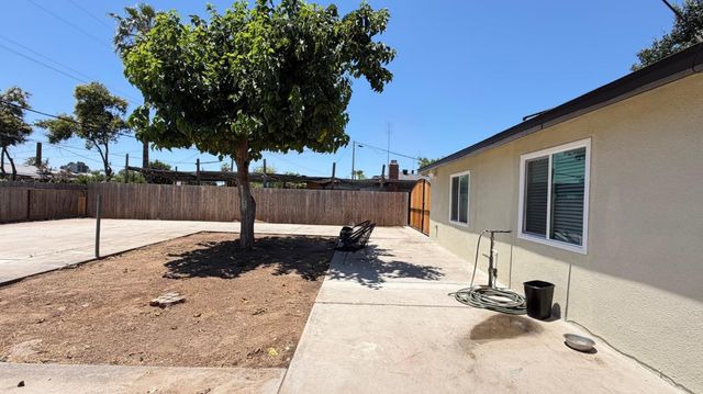 5326 E Clay Avenue, Fresno, CA 93727