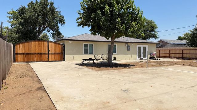 5326 E Clay Avenue, Fresno, CA 93727