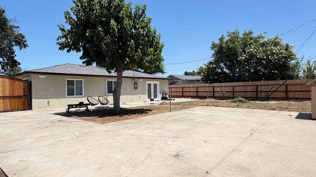 5326 E Clay Avenue, Fresno, CA 93727
