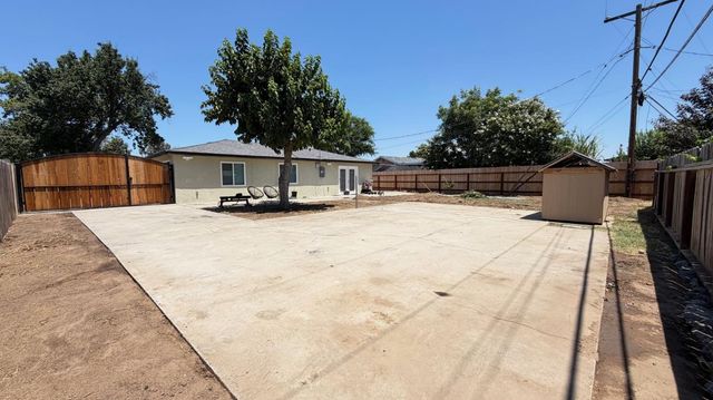 5326 E Clay Avenue, Fresno, CA 93727