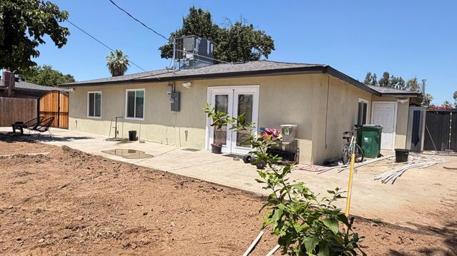 5326 E Clay Avenue, Fresno, CA 93727