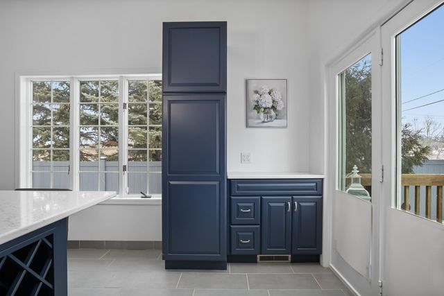 308 28th St NW, Minot, ND 58703