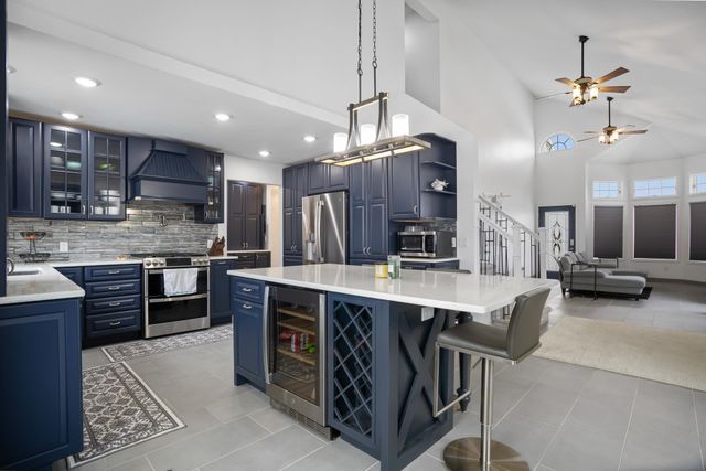 308 28th St NW, Minot, ND 58703