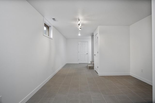 308 28th St NW, Minot, ND 58703