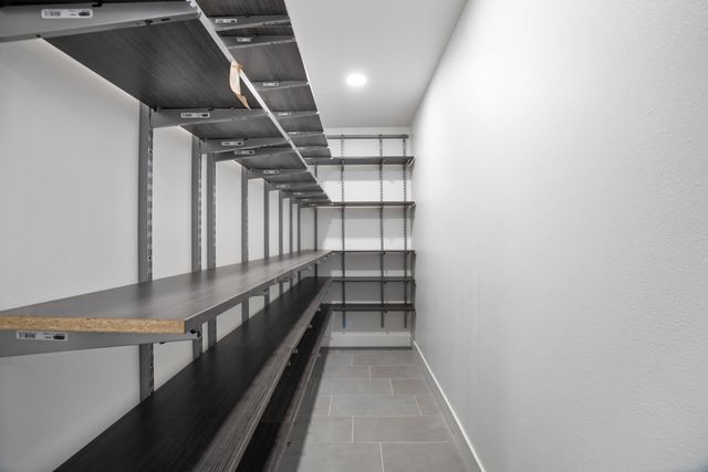 308 28th St NW, Minot, ND 58703