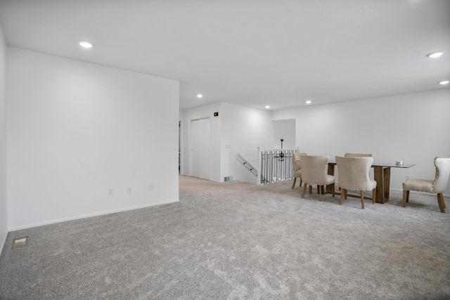 308 28th St NW, Minot, ND 58703