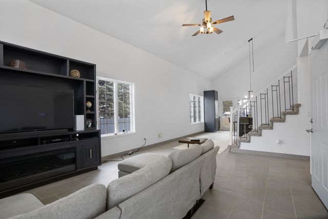 308 28th St NW, Minot, ND 58703