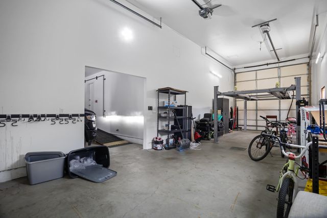 308 28th St NW, Minot, ND 58703