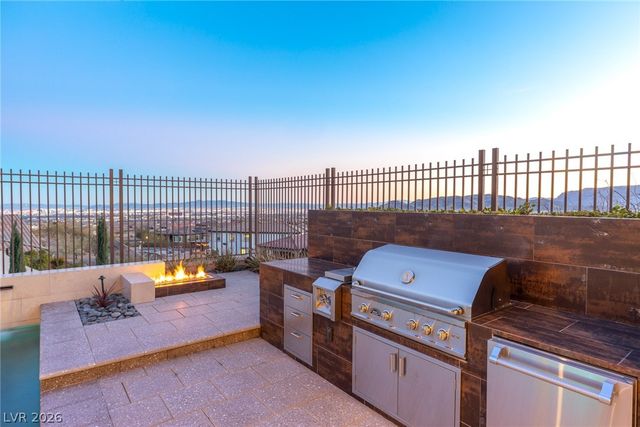 294 Besame Court, Las Vegas, NV 89138