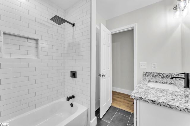 15 Longmeadow Road, Taylors, SC 29687