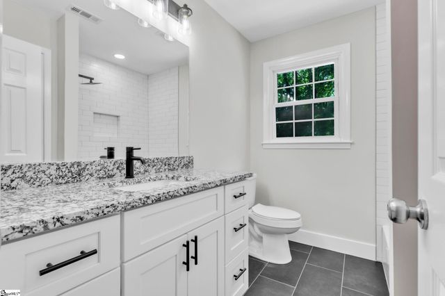 15 Longmeadow Road, Taylors, SC 29687