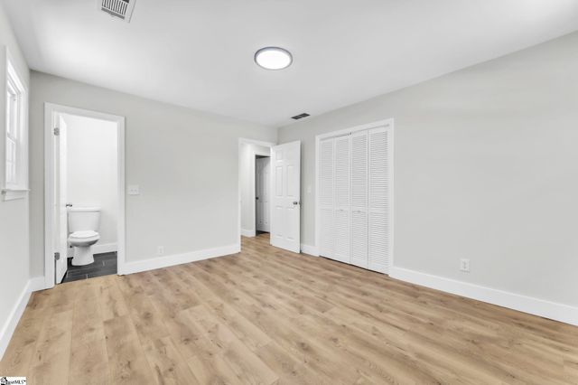15 Longmeadow Road, Taylors, SC 29687