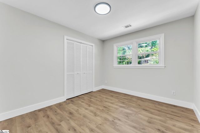 15 Longmeadow Road, Taylors, SC 29687