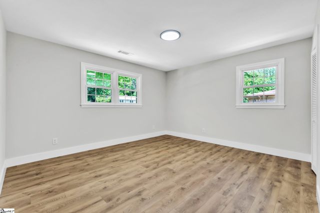15 Longmeadow Road, Taylors, SC 29687