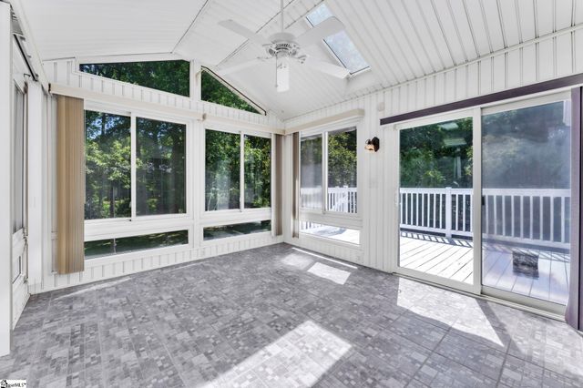 15 Longmeadow Road, Taylors, SC 29687
