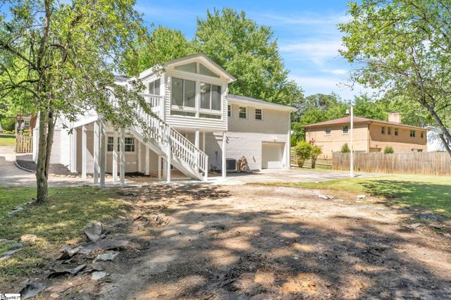 15 Longmeadow Road, Taylors, SC 29687