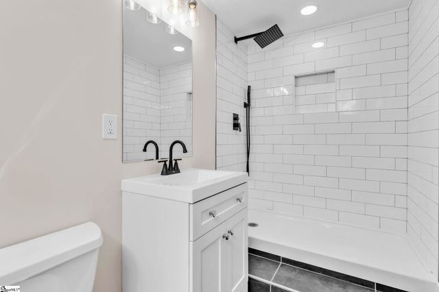 15 Longmeadow Road, Taylors, SC 29687