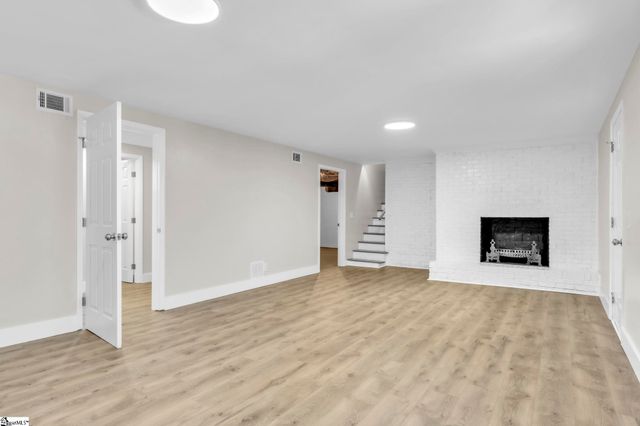 15 Longmeadow Road, Taylors, SC 29687