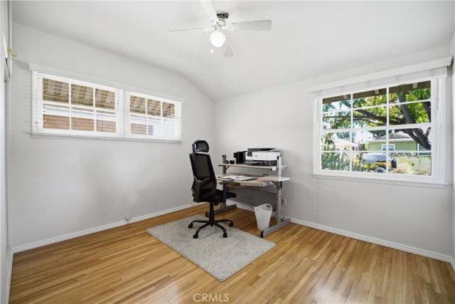 17061 Lorne, Lake Balboa, CA 91406