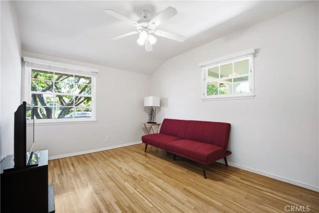 17061 Lorne, Lake Balboa, CA 91406