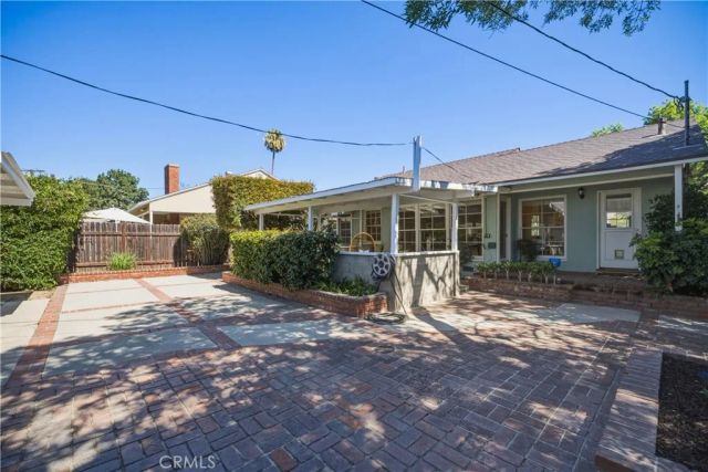 17061 Lorne, Lake Balboa, CA 91406