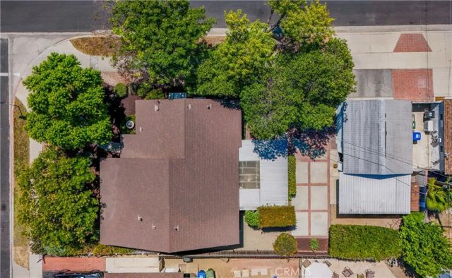 17061 Lorne, Lake Balboa, CA 91406