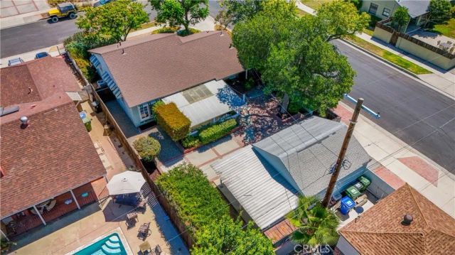 17061 Lorne, Lake Balboa, CA 91406