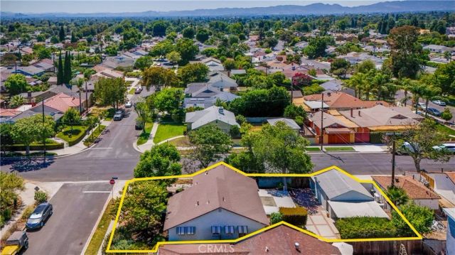 17061 Lorne, Lake Balboa, CA 91406