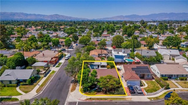 17061 Lorne, Lake Balboa, CA 91406