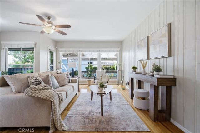 17061 Lorne, Lake Balboa, CA 91406
