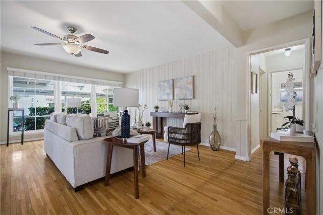 17061 Lorne, Lake Balboa, CA 91406