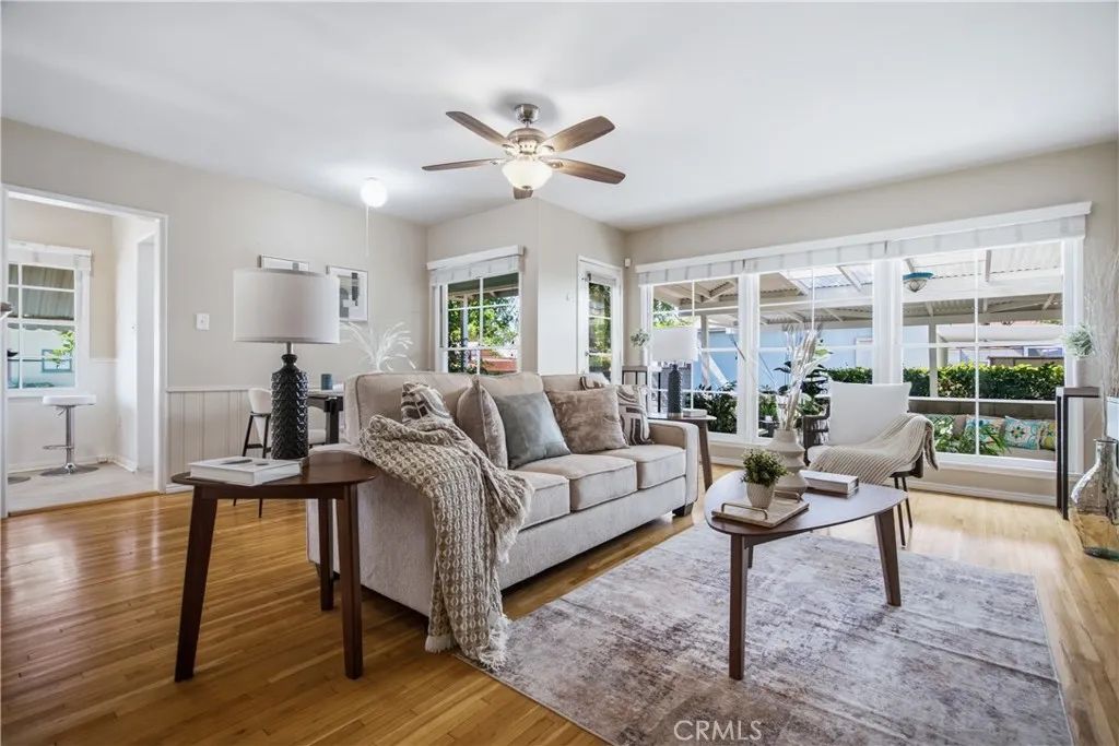 17061 Lorne, Lake Balboa, CA 91406