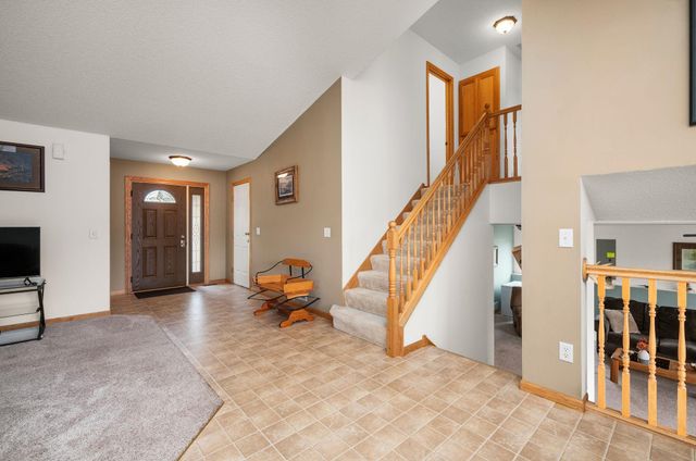 6194 Karmen Avenue NE, Albertville, MN 55301