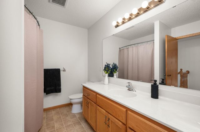 6194 Karmen Avenue NE, Albertville, MN 55301