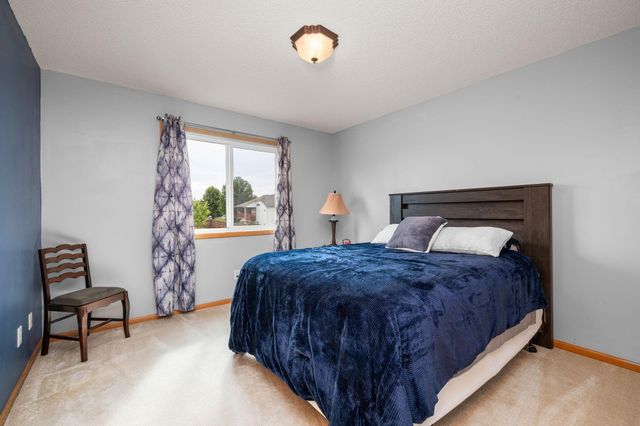 6194 Karmen Avenue NE, Albertville, MN 55301