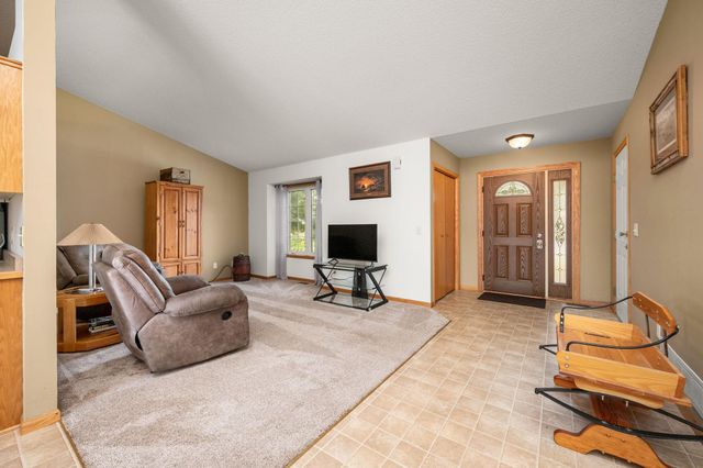 6194 Karmen Avenue NE, Albertville, MN 55301