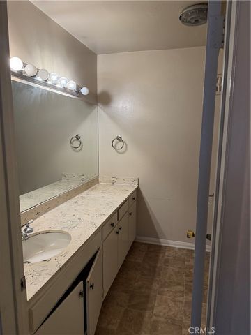 5339 Newcastle Avenue 103, Encino, CA 91316